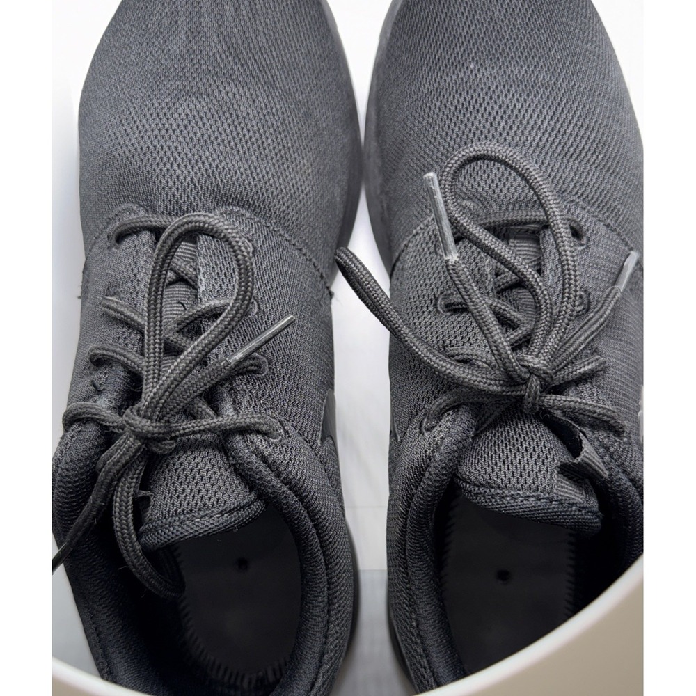 Gently used all black Nikes. US Size 9